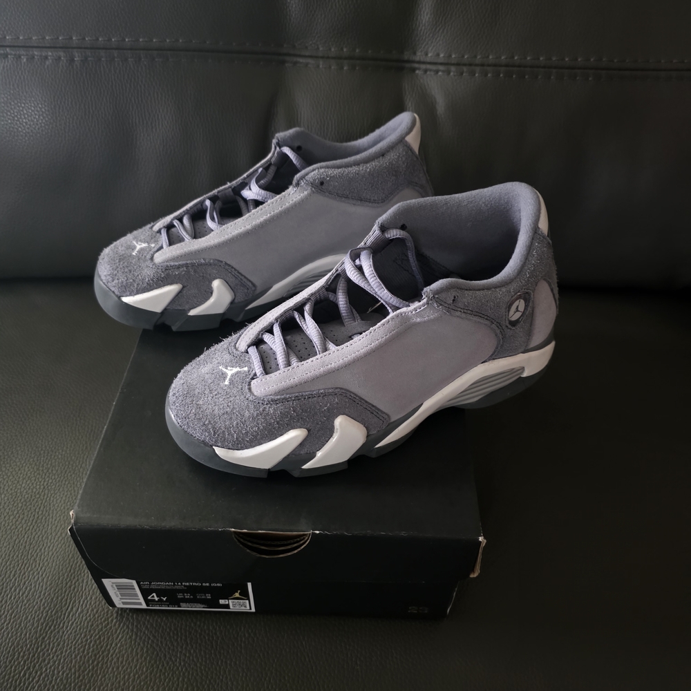 Jordan Gray Sneakers Sleek Design